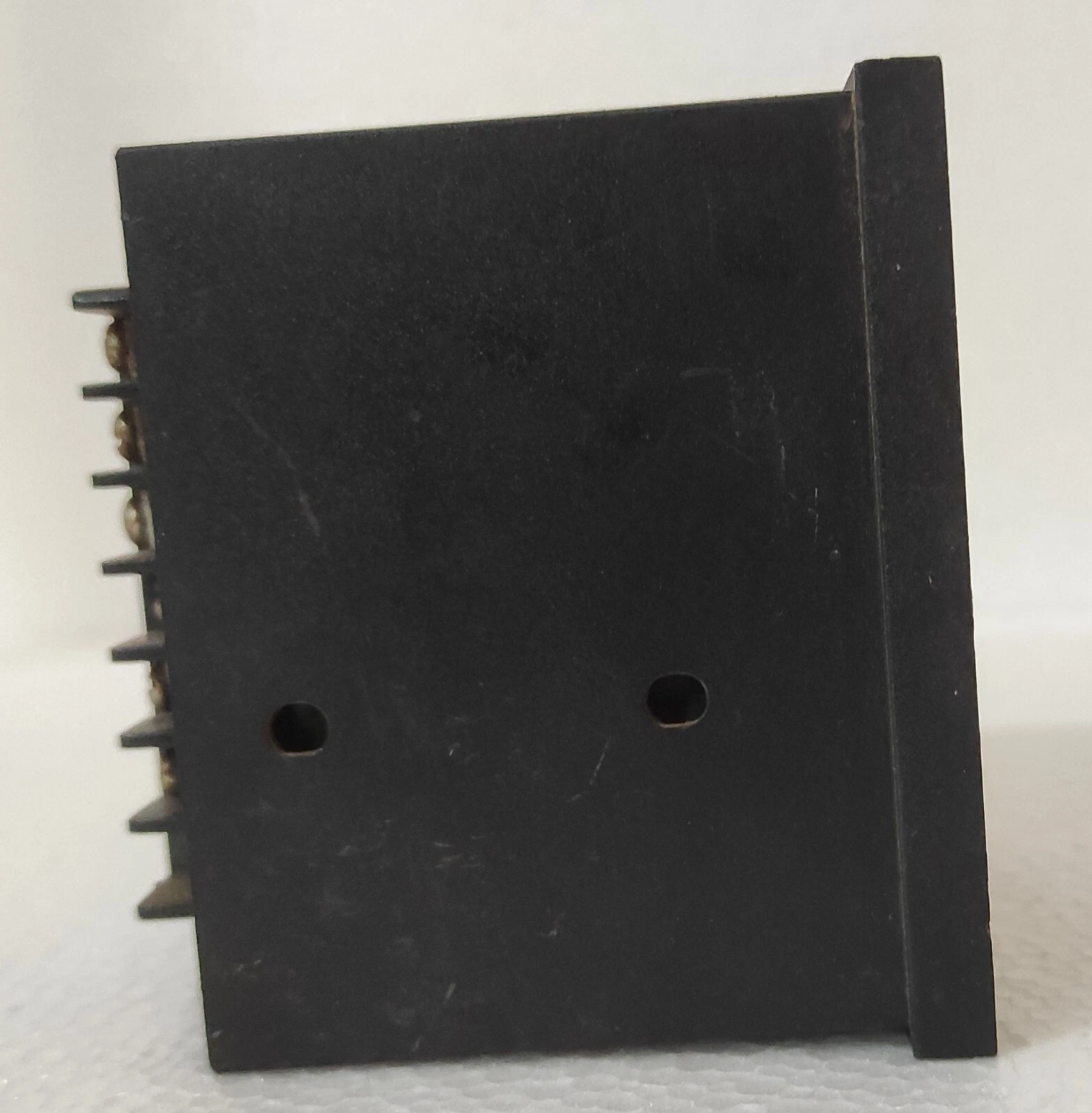 admin/uploads/uploads/Schneider Electric Conzerv DM3257 Power Meter_6.webp